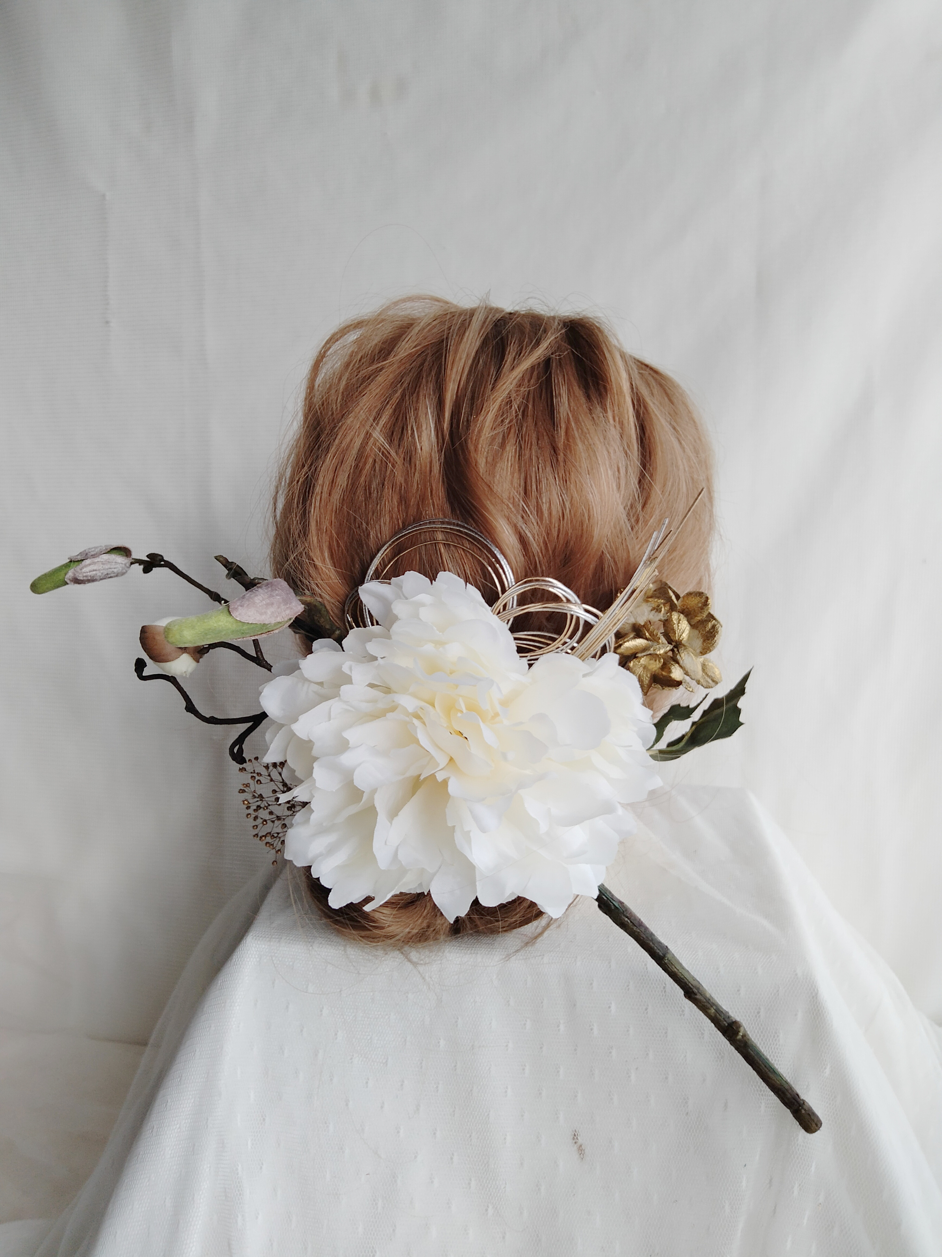 芍薬の枝ぶりを装う髪飾り　成人式髪飾り　和装髪飾り　結婚式髪飾り　白無垢髪飾り　色打掛髪飾り　卒業式髪飾り
