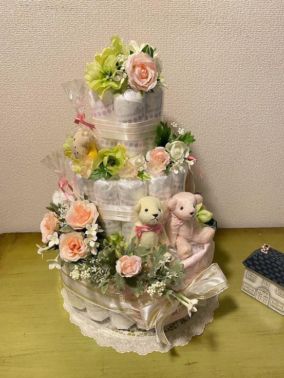 オムツケーキ豪華三段 双子ちゃん用 オーガニックスタイ付き