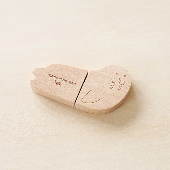 【オーダーメイドギフト】木製 USB メモリ セイウチ 3枚目の画像
