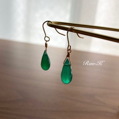 ポメころび 14kgfグリーンオニキス×MOPカービングピアス/イヤリング ポメころび 14kgfグリーンオニキス×MOPカービングピアス