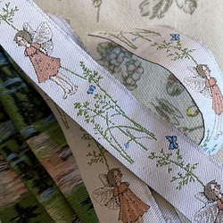 ドイツ『ぺんぺん草と小さなフェアリー(妖精)　刺繍リボン』～16㎜幅×50㎝単位でカット〜 1枚目の画像