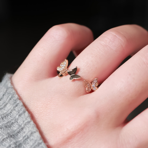 MR133】YG 幸福を呼び寄せる ちっちゃな蝶々のオープンリング