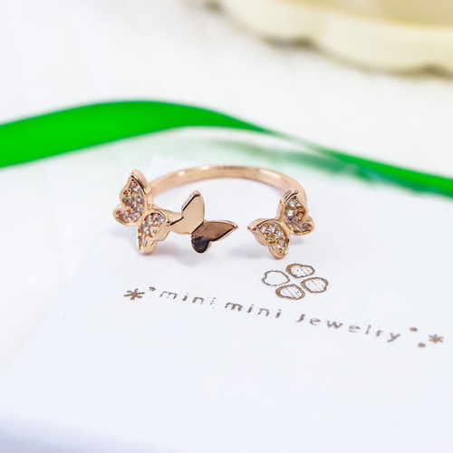 林檎と蝶 MR133】YG 幸福を呼び寄せる ちっちゃな蝶々のオープンリング