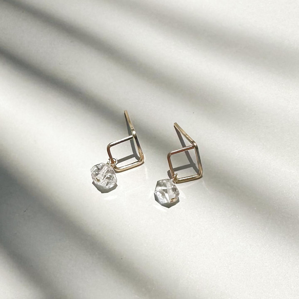 Mini Square pierce Herkimer diamond（14KGF）ハーキマーダイヤモンド 3枚目の画像