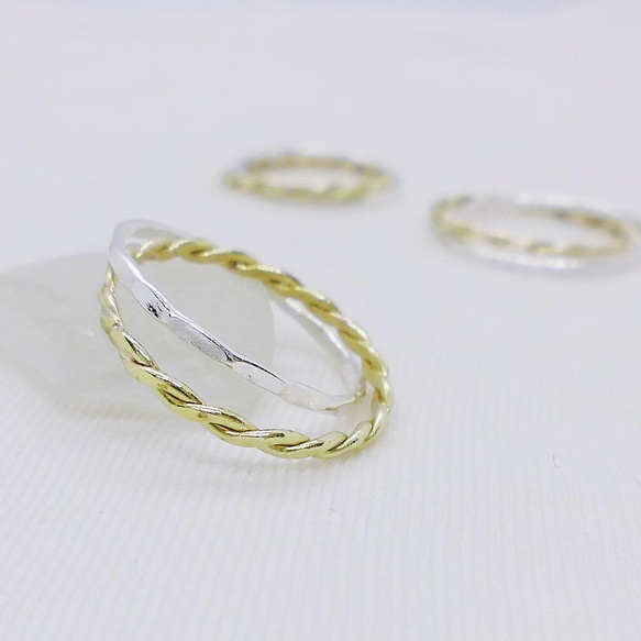 精緻的戒指（2 站，銀 x 1 / 黃銅扭曲 x 1） 第10張的照片