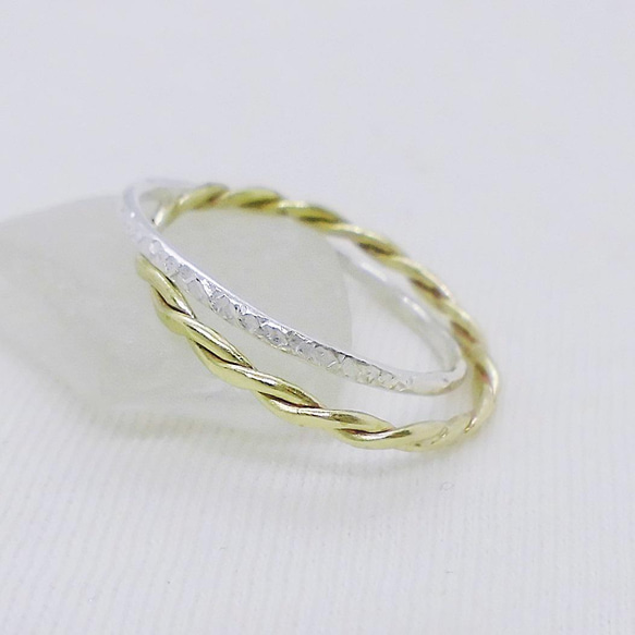 精緻的戒指（2 站，銀 x 1 / 黃銅扭曲 x 1） 第8張的照片
