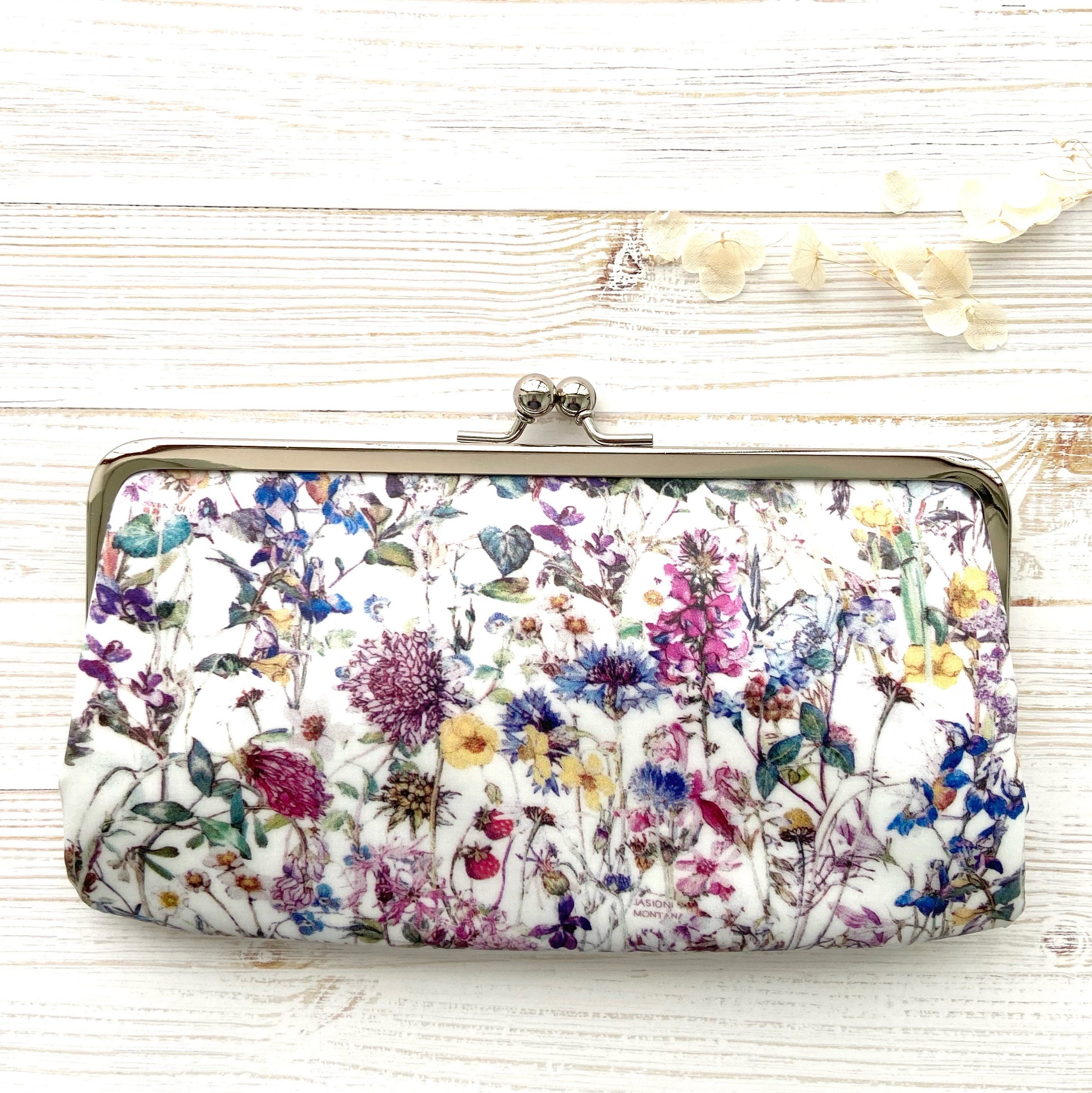 ＊ラミネート＊ダブルがま口長財布  ワイルド・フラワーズ モスグリーン リバティ プリント使用