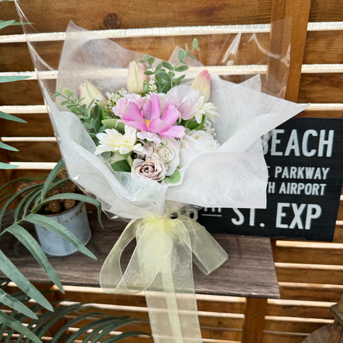 花束•*・ピンクチューリップ×白ガーベラ ブーケ ほうき星☆ 通販