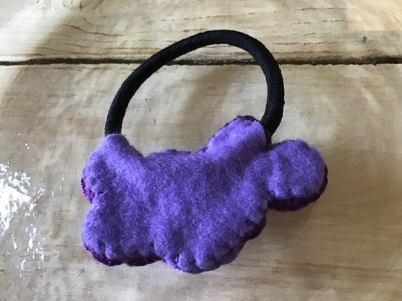ビーズ刺繍のヘアゴム  紫パンジー 3枚目の画像