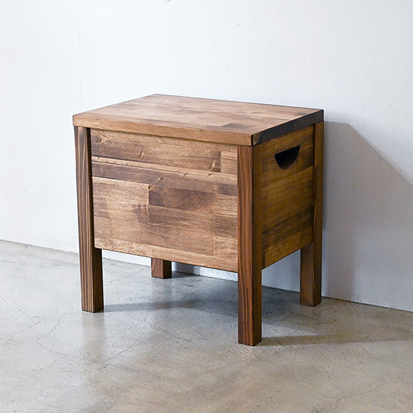 ボックススツール 便利な収納付き