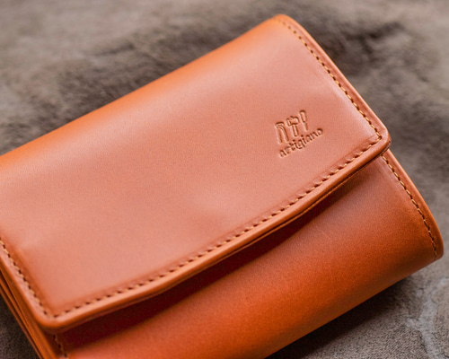 小さな存在、大きな魅力】ギャルソンウォレット 二つ折り財布 ヌメ革
