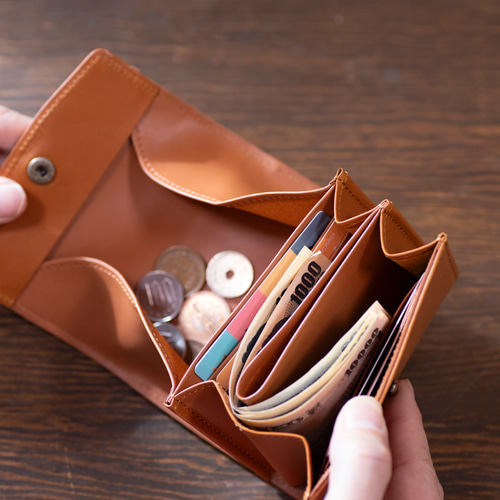 小さな存在、大きな魅力】ギャルソンウォレット 二つ折り財布 ヌメ革