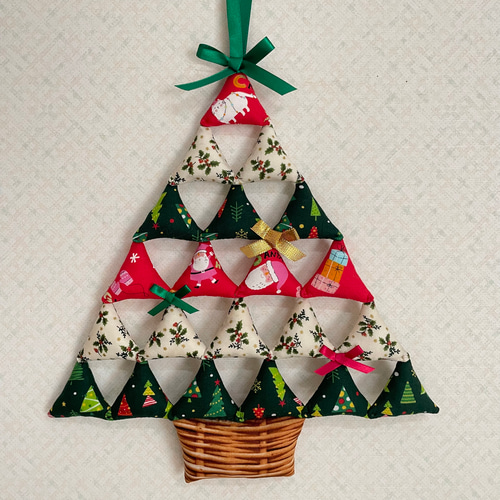 クリスマス 三角ツリー☆A タペストリー・壁掛け YUKI 通販 6384314
