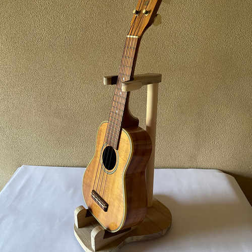 ウクレレスタンド 　7本掛け　ソプラノ〜テナーサイズ対応　ハンドメイド ウクレレスタンド 7本掛け ソプラノ〜テナーサイズ対応