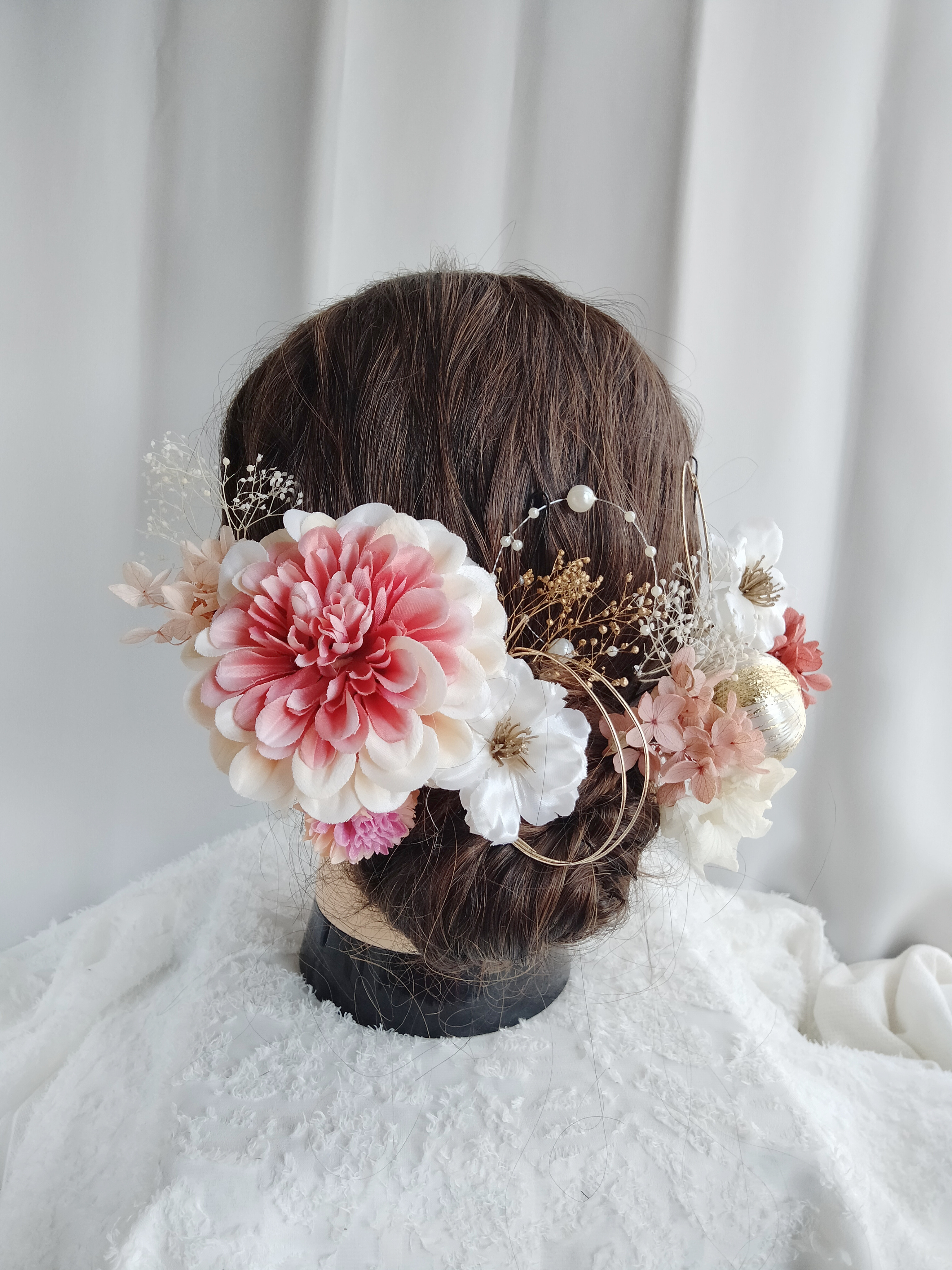 くすみピンクのジニアと林檎の花の髪飾り　ピンク　水引　パール　髪かざり　成人式　卒業式　結婚式　振袖　着物　袴　和装