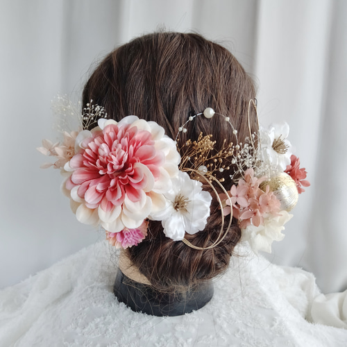 くすみピンクのジニアと林檎の花の髪飾り ピンク 水引 パール 髪かざり