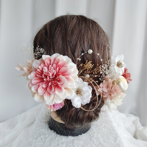 くすみピンクのジニアと林檎の花の髪飾り ピンク 水引 パール 髪かざり