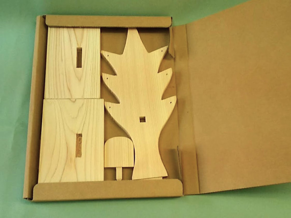 木製のクリスマスツリー【組み立て式】（ヒノキ材） 4枚目の画像