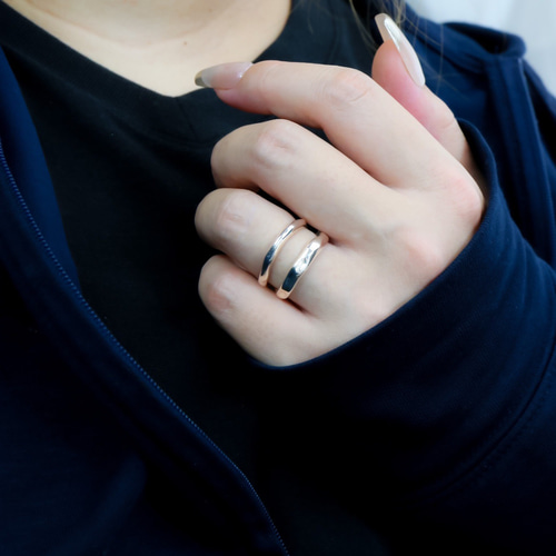 MR147】SV 2連風 槌目 ダブルニュアンスリング／着け心地の良い