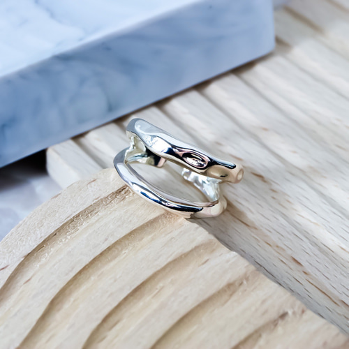 MR147】SV 2連風 槌目 ダブルニュアンスリング／着け心地の良い