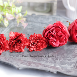 赤い薔薇と紫陽花のヘッドドレス　成人式　結婚式　袴　ウエディング　美女と野獣　 赤　バラ　発表会　髪飾り　ウェディング 6枚目の画像