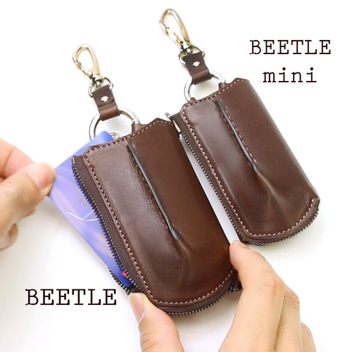 ADMJ スワロフスキー BEE ハチ シルバーロゴ マルチケース 鍵 カード