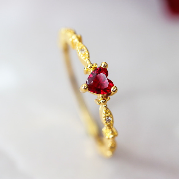 MR206】1月誕生石 恋の成就 実りを象徴 VVSランク ハートガーネットの  