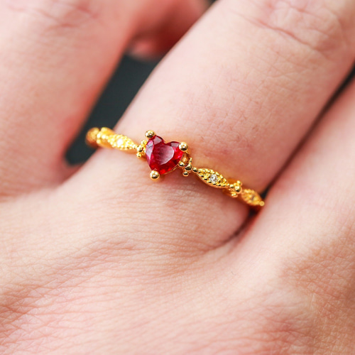 MR206】1月誕生石 恋の成就 実りを象徴 VVSランク ハートガーネットの  