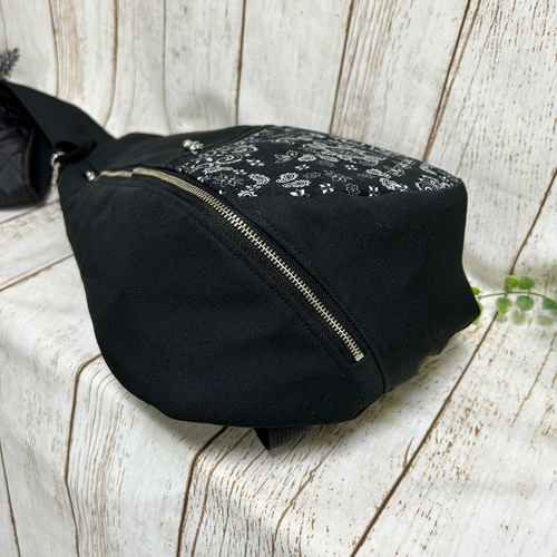 シワになりにくい 軽量 しずく型 ワンショルダーバッグ ボディーバック