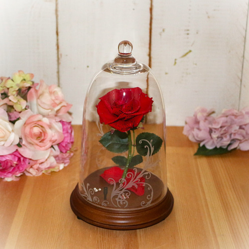 美女と野獣 薔薇 プリザーブドフラワー 魔法の 光る赤い バラ 誕生日