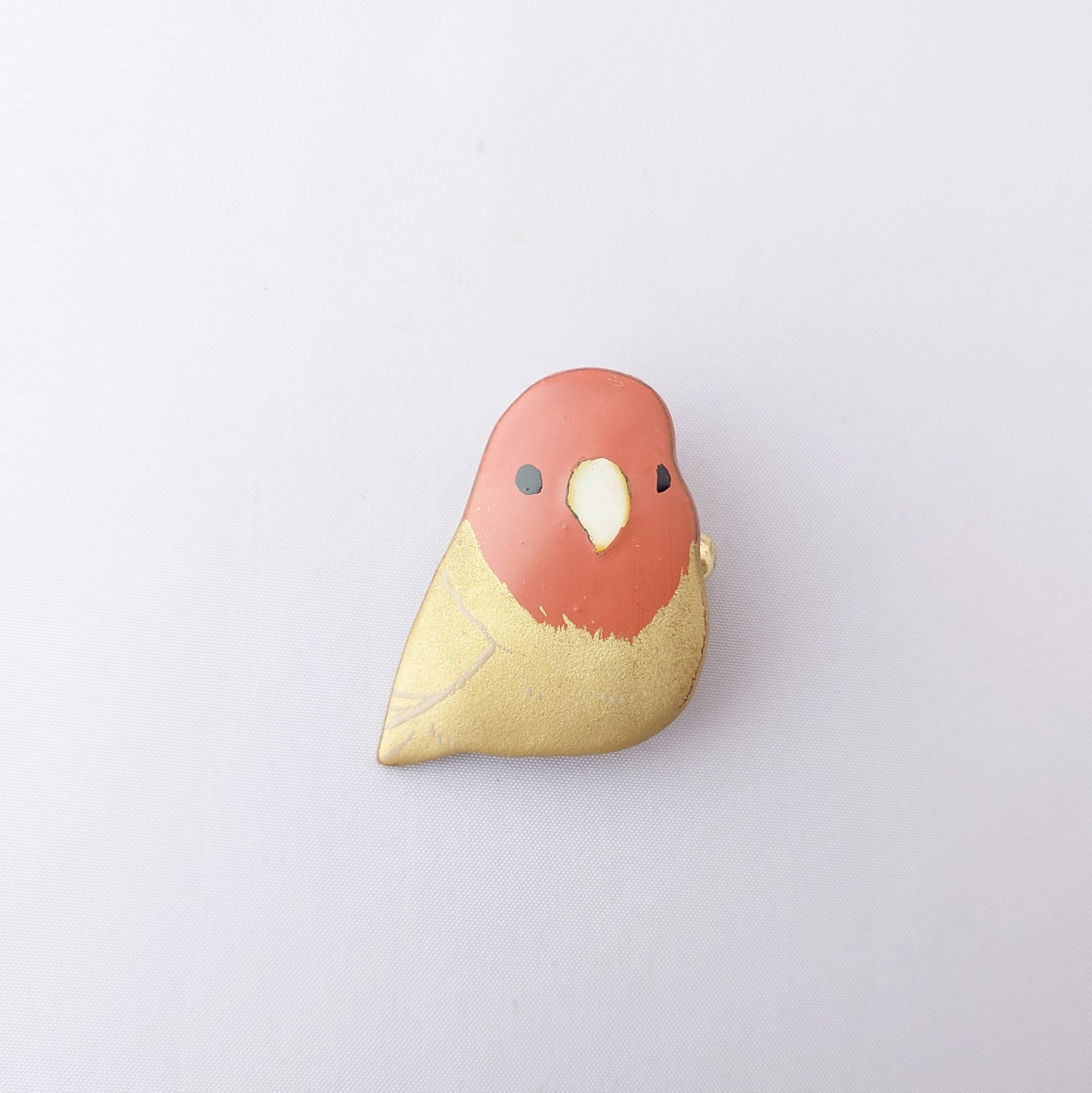 コザクラインコ(金多め) 漆ブローチ