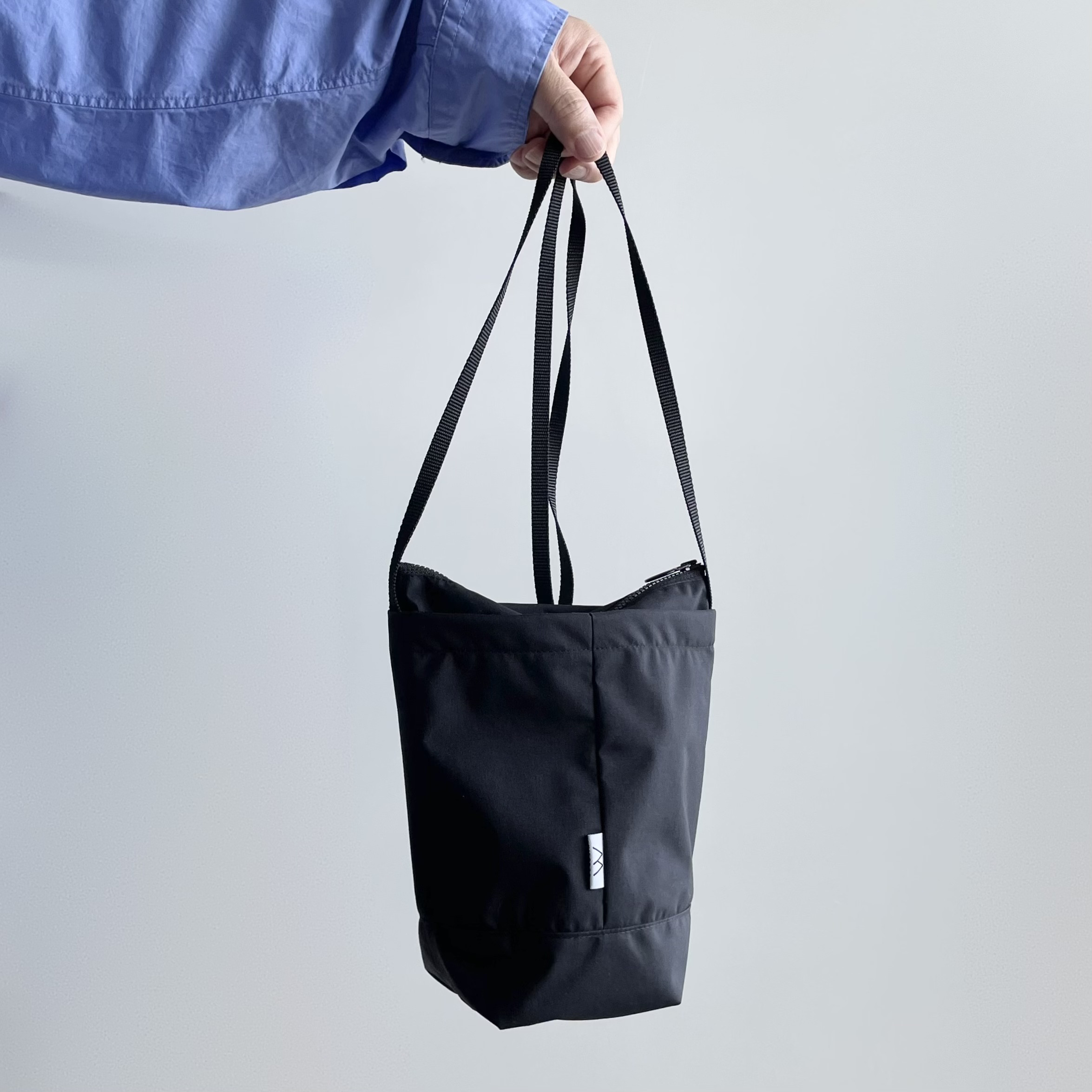 チェーンショルダーバッグ　長財布　ブラック　ノベルティ aa フェンディ FENDI 財布 長財布 小銭入れ付き ショルダーバッグ