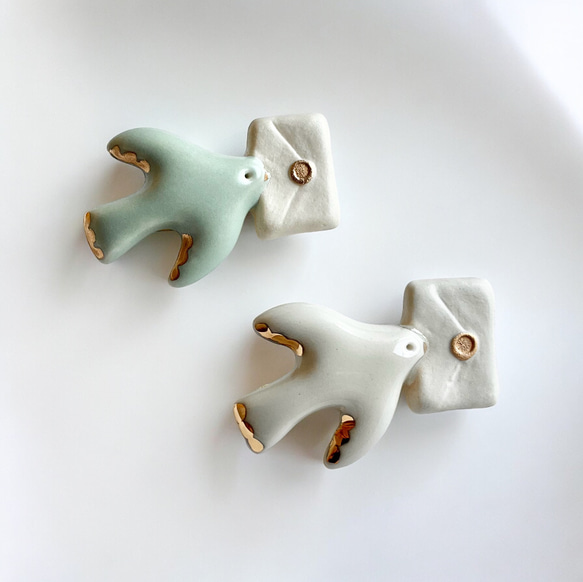 陶器ﾌﾞﾛｰﾁ レター ブローチ Nassun 通販 6469062｜Creema(クリーマ