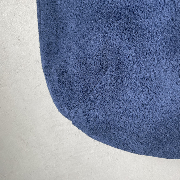 [2023再次上架]牛肉絲絨和超厚油史萊姆製成的圓形手提袋L號[海軍藍] 第6張的照片