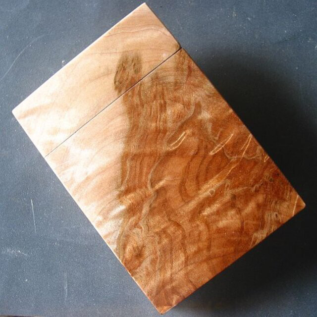 【栃】木製名刺入れ　輝くマーブル模様は綺麗【即日発送】