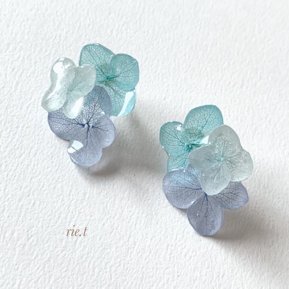 再販15【rie.t】ブルーの紫陽花 ピアス／イヤリング ピアス（スタッド  