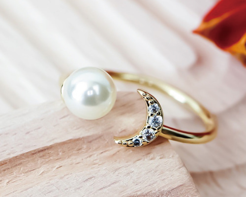 MR202】夜空の月 優しく包み込む 満月と三日月のパールリング／K18