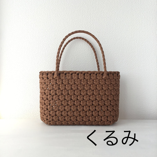 ◆(中、赤系)花結びかごバッグ maruオーダーページ 真っ赤なお花のかごバッグ 花結び クラフトバンドの通販 by い