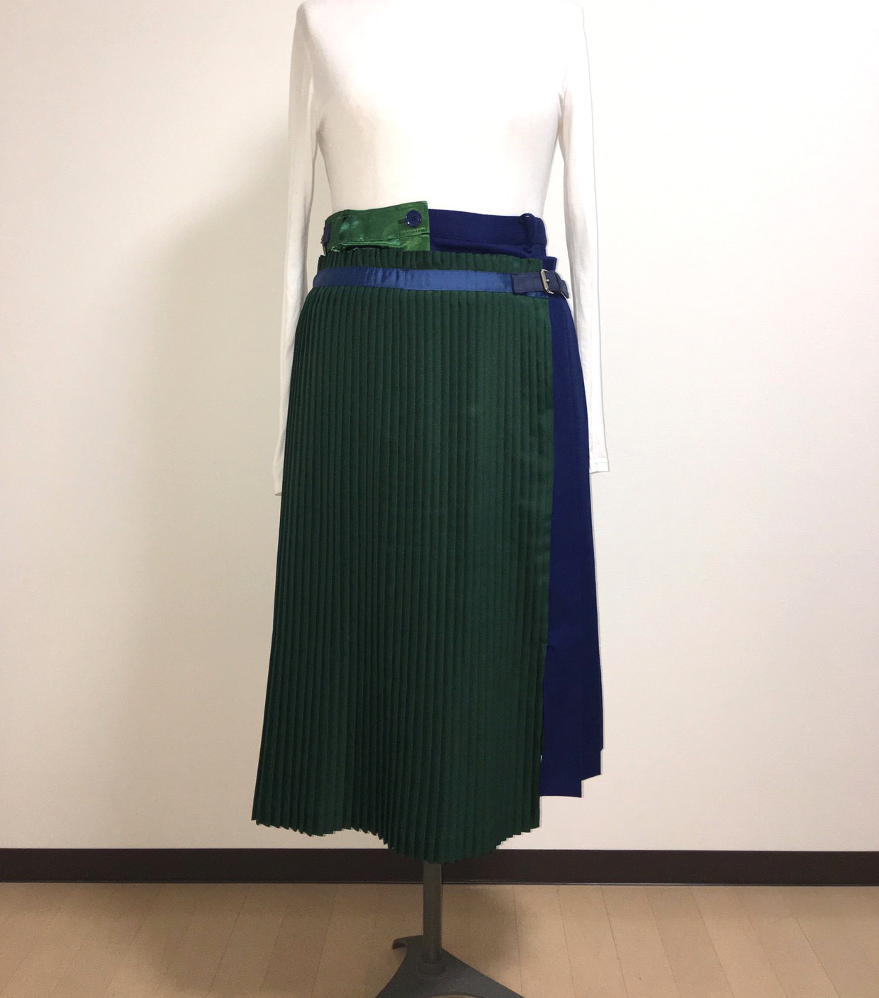 イレギュラーヘム プリーツスカート