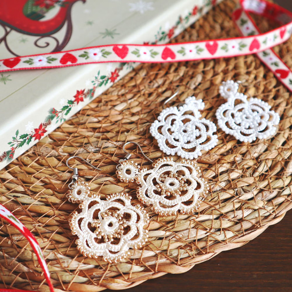 OYA crochet earrings [ROSE] White & Gold 第5張的照片