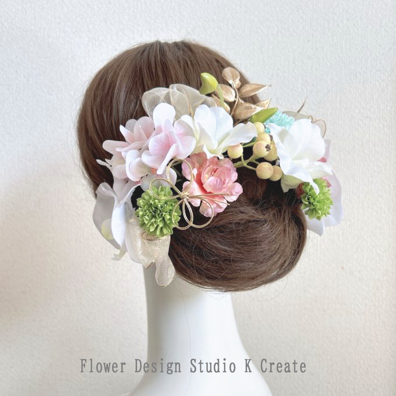 胡蝶蘭とデンファレと薔薇のヘッドドレス 　成人式　和装婚　髪飾り　胡蝶蘭　ゴールド　紫陽花　黄緑　フランスリボン　蝶