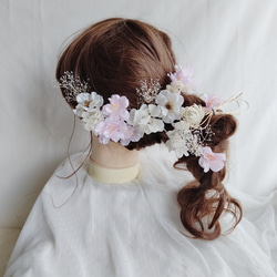 桜と小花の和洋兼用髪飾り　まとめ髪　シニヨンヘア　編みおろしヘアアレンジ　水引　成人式　卒業式　結婚式　振袖　袴　着物　 1枚目の画像