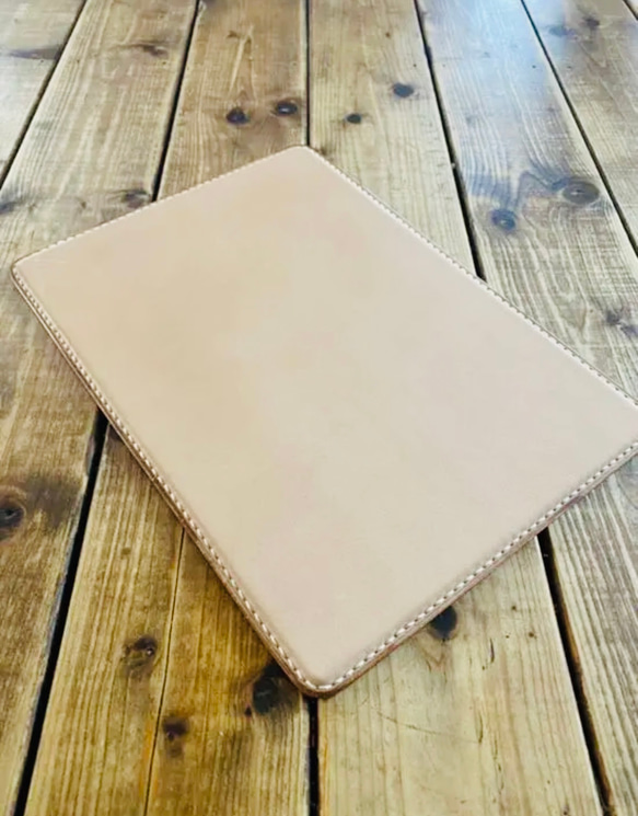 セール　完成品　ハンドメイド 栃木レザー ヌメ　B5 革 下敷き　ナチュラル/黒 セミオーダー ハンドメイド 栃木レザー ヌメ革 B5 下敷き レザー