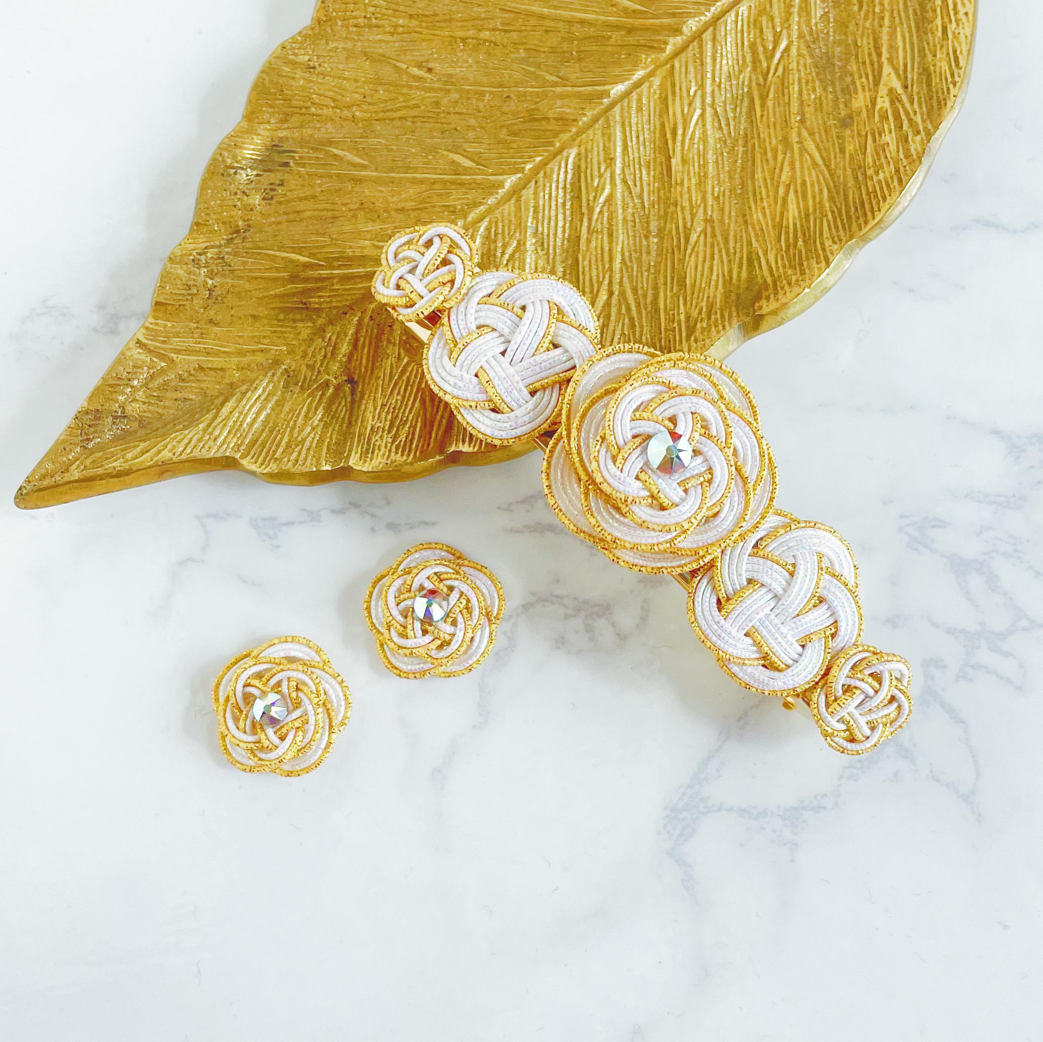 コフレ人気No.2☆水引お花畑のバレッタとお花とスワロのピアス コフレセット【白金】