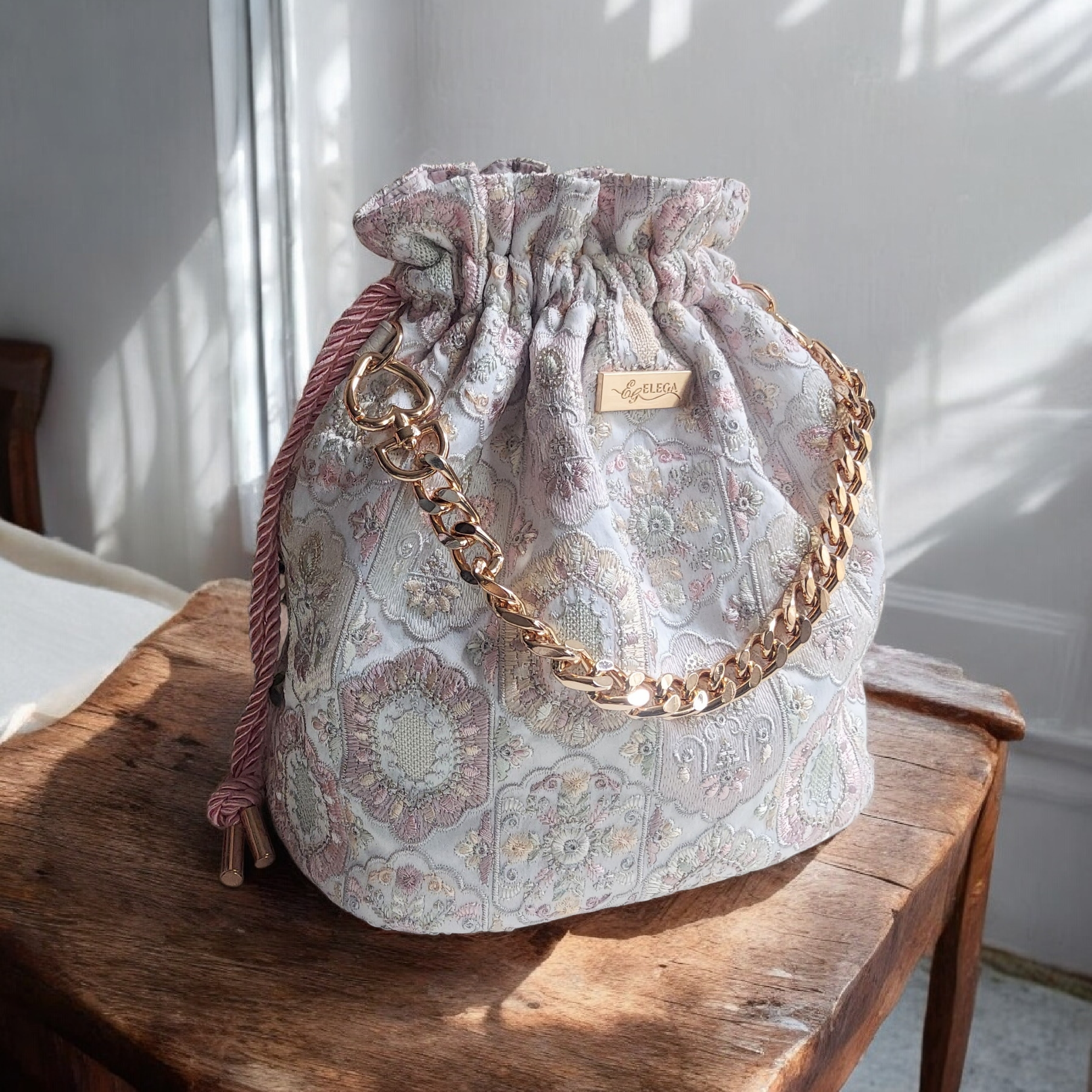 ♡高級感たっぷり♡インド刺繍×リバティ《アレキサンダーマーブル(サクラブルーム)》の巾着バッグ/ポシェット