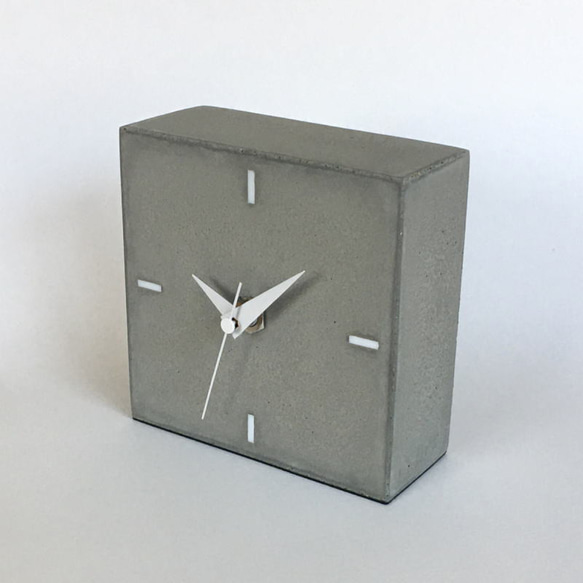 コンクリート置き時計A-type《送料無料》　-コンクリート/モルタル/セメント雑貨- 3枚目の画像