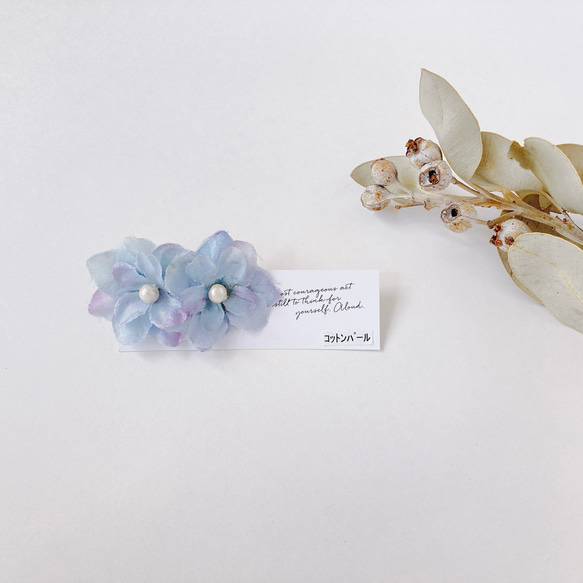送料無料　紫陽花アーティフィシャルフラワーとコットンパールのピアス 2枚目の画像