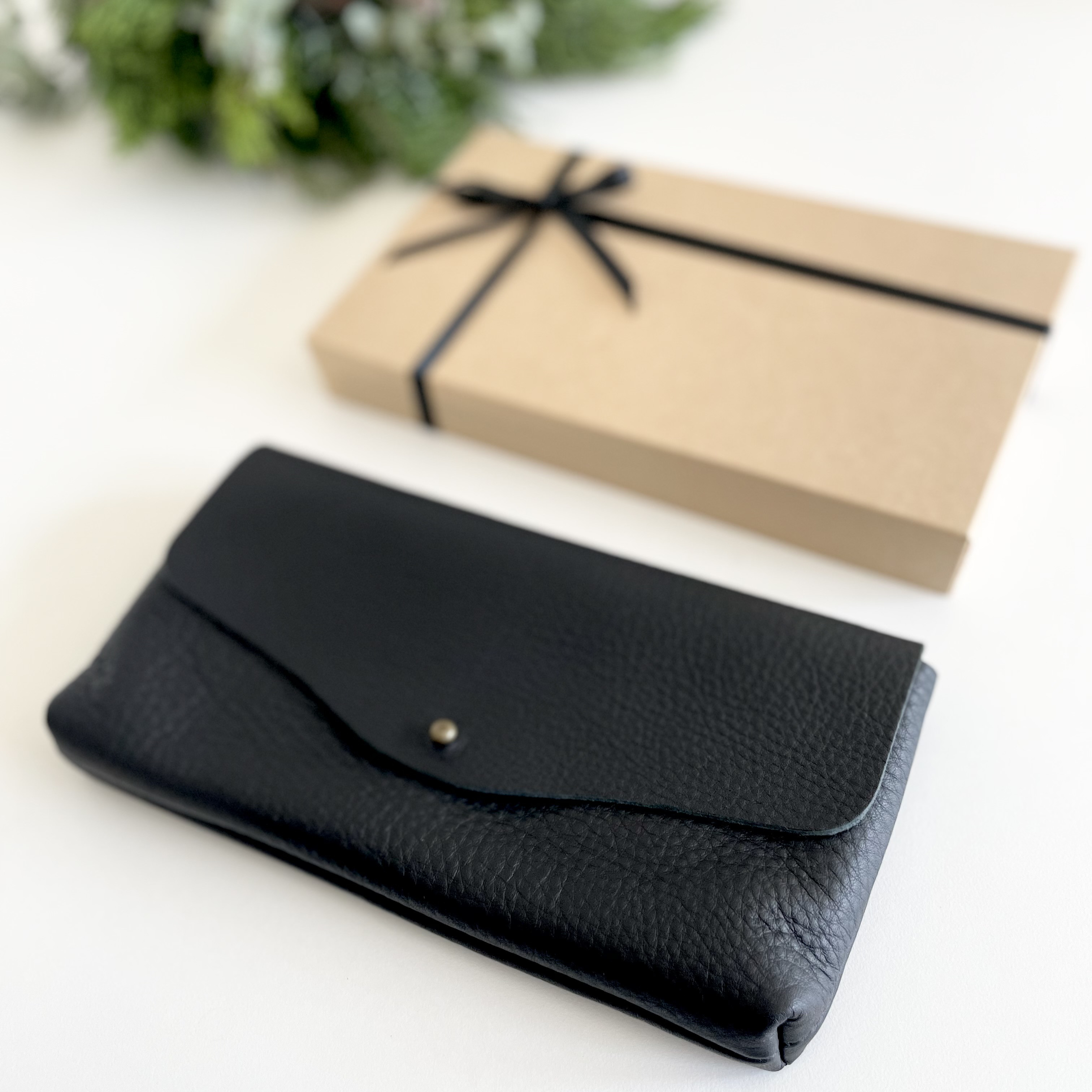 『2025再販』牛シュリンクレザーと牛床ベロアのシンプル長財布【ブラック】
