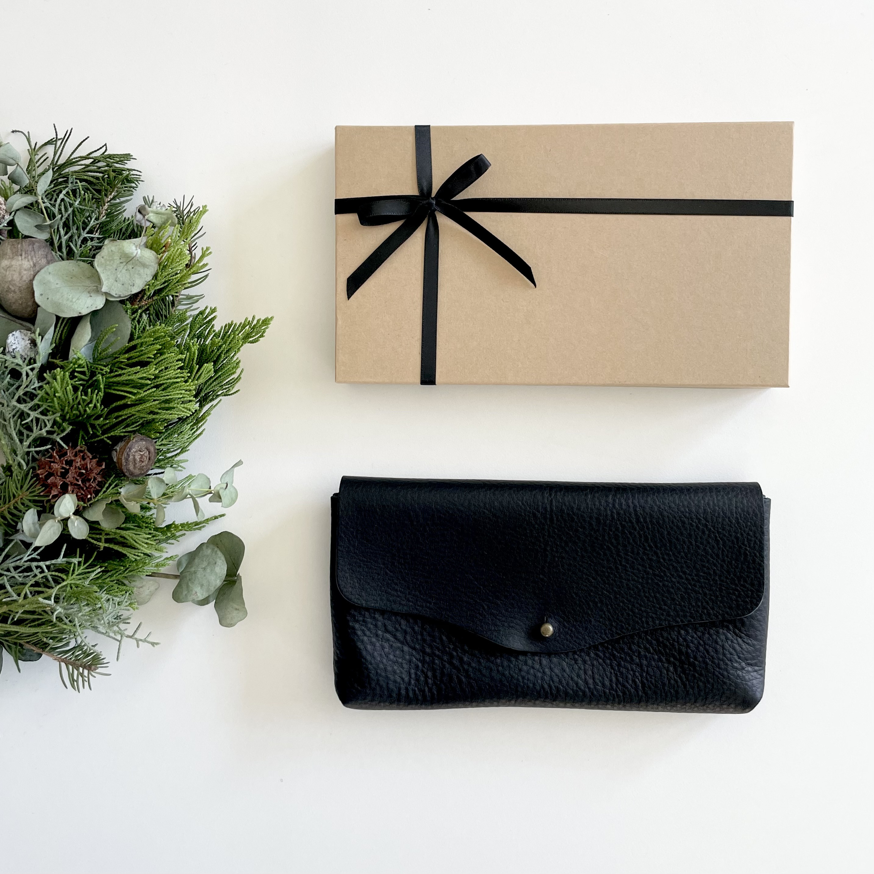 『2025再販』牛シュリンクレザーと牛床ベロアのシンプル長財布【ブラック】