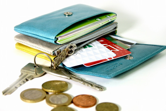 スペイン製ミニ財布 モネ 世界的一流ブランドを手掛ける職人が作る財布（ターコイズブルー・アッシュ・ソルイエロー) 皮、革、レザー I1528555228(11655円)